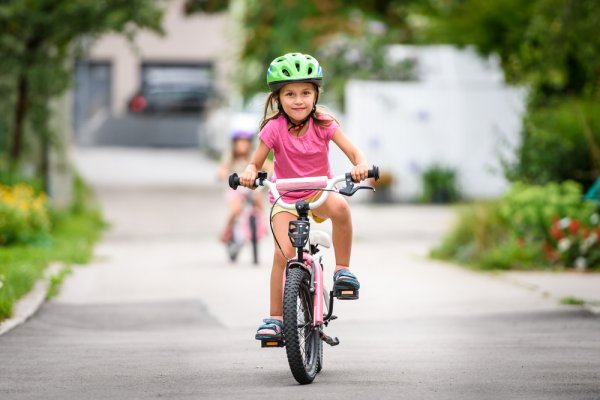 14 Rekomendasi Sepeda Anak Perempuan untuk Berpetualang Jadi Lebih Menyenangkan (2023)