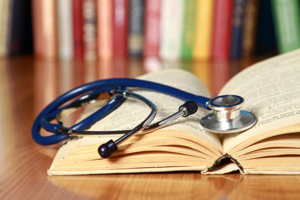 Top 10 quyển sách hay về sức khỏe nên đọc giúp bạn bổ sung kiến thức trong mùa Covid (năm 2021)