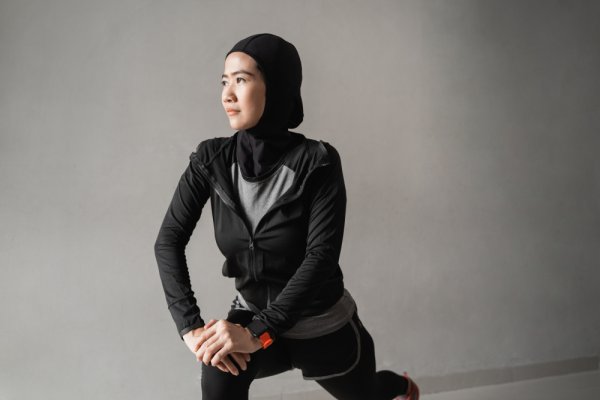 Anda Wanita Aktif dan Sporty! Inilah 15 Rekomendasi Baju Olahraga Muslimah Terbaik dan Nyaman (2023)
