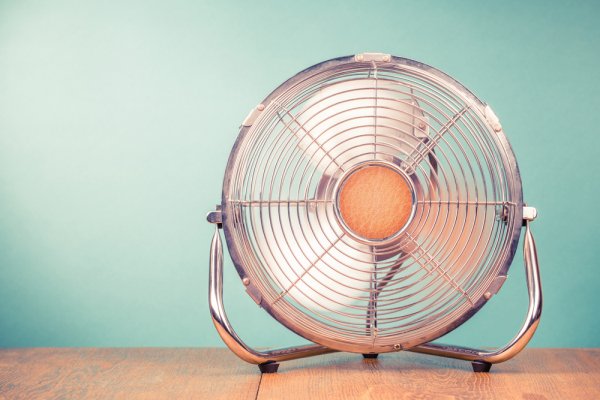 Keeping Cool in Summers Made Easy With These Best Portable Fans: 10 Curated Options for You! (2020)