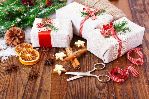 Skip the Stores This Year and Make a Homemade Xmas Gift for Your Boyfriend: 10 Easy DIY Gifts That He Won't Believe You Made (2020)!