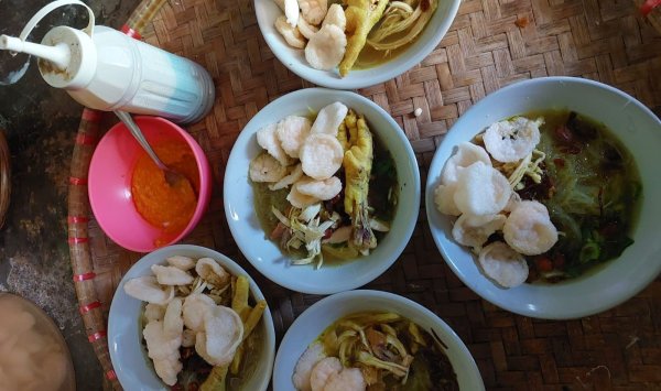15 Rekomendasi Makanan Tradisional Indonesia yang Bikin Kamu Kepincut akan Kelezatannya. Yuk, Coba Buat di Rumah!