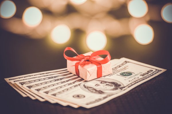 Gifting Doesn't Have to Cost You Much: 10 Great Gifts for Husband Under $50	