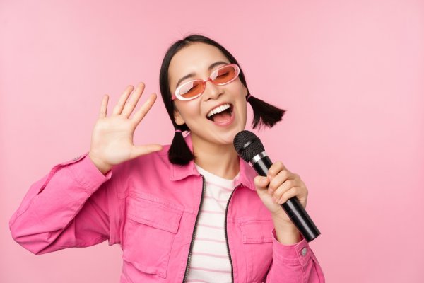 10 Rekomendasi Speaker Portable Terbaik untuk Karaoke! (2023)
