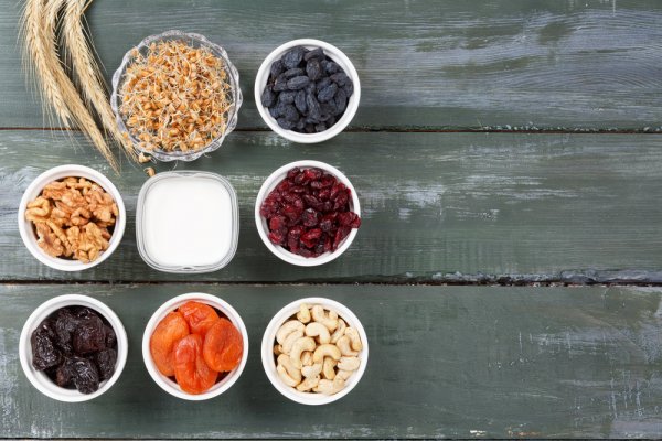 10 món đồ ăn vặt không béo mà vẫn đầy đủ dinh dưỡng và tốt cho sức khỏe (năm 2021)