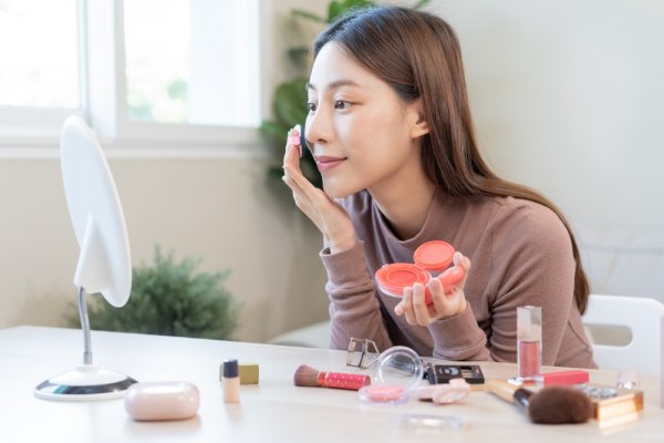 10 Rekomendasi Brand Kosmetik Korea Terlaris untuk Mempercantik Kulit dari  BP-Guide (2023)