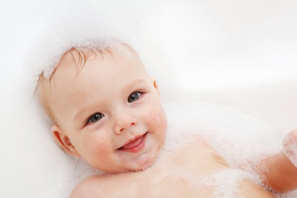 Hati-hati Memilih Produk Sampo Bayi! Inilah 10 Rekomendasi Sampo Bayi dengan Bahan Alami yang Aman untuk Rambut Bayi