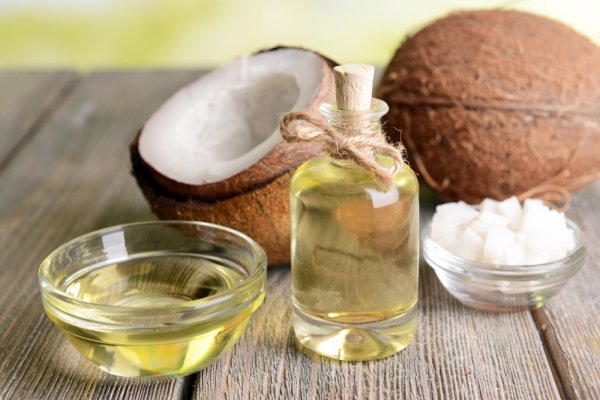 If Ever There Were a Beauty Cure-All, It's Coconut Oil(2020): Everything You Need to about the Wonders of Coconut Oil and Best Virgin Coconut Oils for Skin and Hair