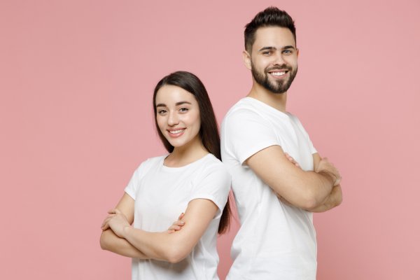 Rekomendasi 10 Kaos Couple yang Bagus untuk Pasangan dan Sahabat, Yuk Pilih yang Paling Keren! (2023)