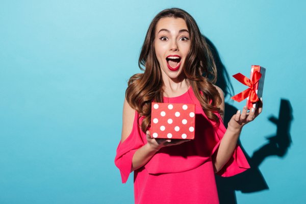 Gợi ý 10 món quà sinh nhật cho bạn gái thân đúng ý cô bạn nhất (năm 2022)
