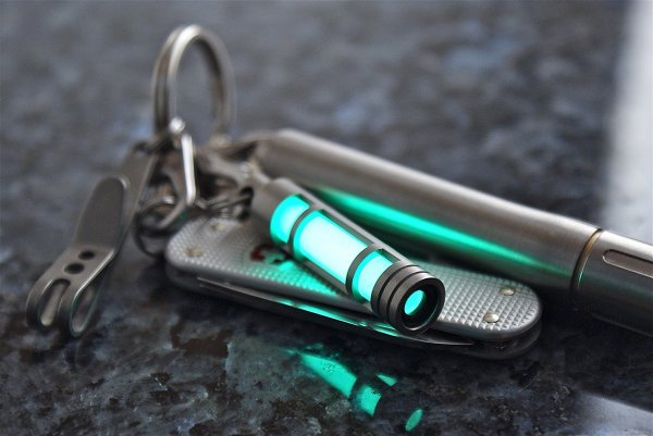 Need Ideas for a Small Yet Practical Gift for Your Hubby? A Keychain Gift for Husband is the Answer