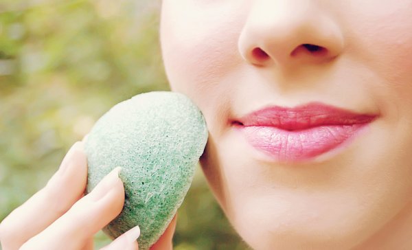 Can't Figure Out How to Use a Konjac Sponge(2020)? Fret Not, Here is a Complete Guide on the Usage and Benefits of a Konjac Sponge!