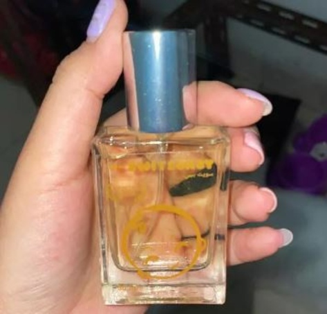 30 Parfum Unisex Pilihan Pakar dengan Keharuman Memikat untuk Anda dan Pasangan!