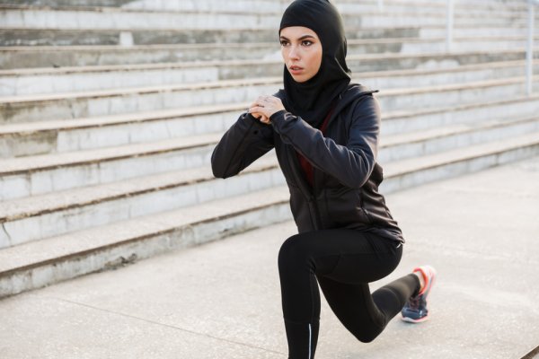 10 Rekomendasi Hijab Sport Untuk Muslimah yang Gemar Olahraga (2023)