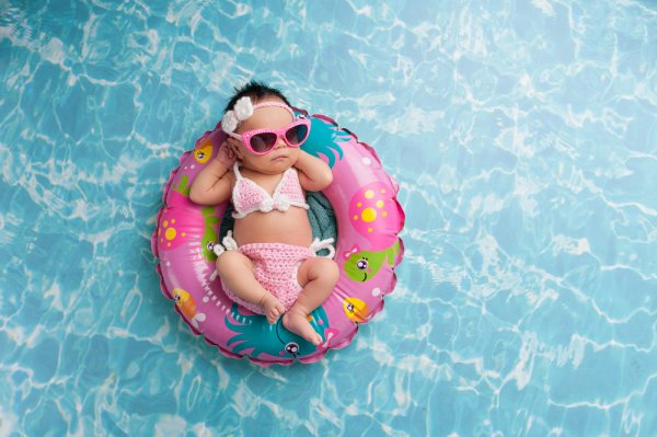 Family Time semakin Seru dengan 10 Rekomendasi Pelampung Anak Bayi untuk Keamanan selama Berenang (2023)