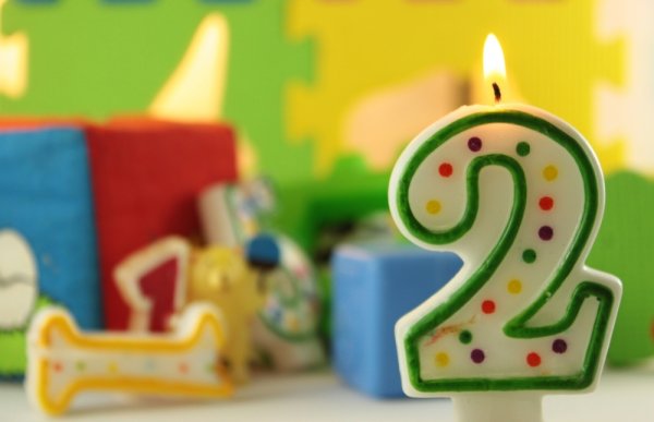 2歳の子に喜ばれる誕生日プレゼント10選 人気ランキングや予算 メッセージ文例も紹介 ベストプレゼントガイド