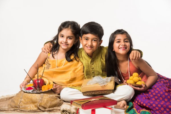 Bhaubeej is the Most Wonderful Festival Celebrated among Brothers and Sisters(2019): 10 Best Bhaubeej Gift for Brother to Make Him Smile the Whole Day  