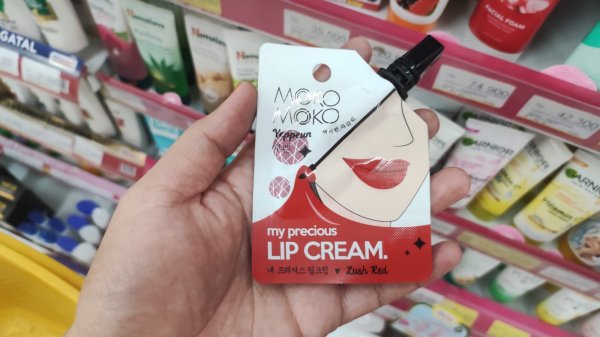 Tak Ingin Terlihat Biasa? Yuk, Percantik Riasan Bibir dengan 15 Rekomendasi Lipcream Terbaik Ini! (2023)