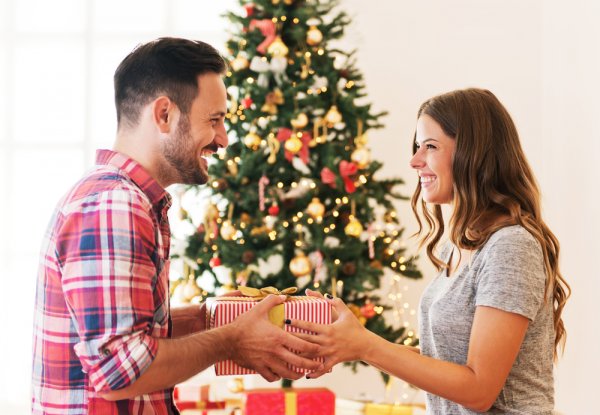 Gợi ý 10 món quà tặng Noel thú vị dành cho bạn trai (năm 2020)