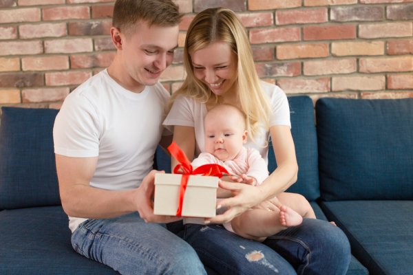 Shower Your Love and Affection on the Newborn: Top Gift Ideas for 0-3 Month Old Babies and Important Points to Keep in Mind When Choosing a Gift for Newborns (2022)