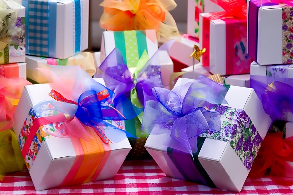 Planning a Party Turning out to Be More Trouble Than You Imagined? Create Your Own Party Favour Bags Than Buying Expensive Ones from Market with the Help of Our List of Various Gift Options!