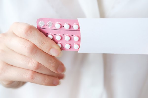 15 Rekomendasi Pil KB yang Bagus untuk Mengontrol Kehamilan (2023)