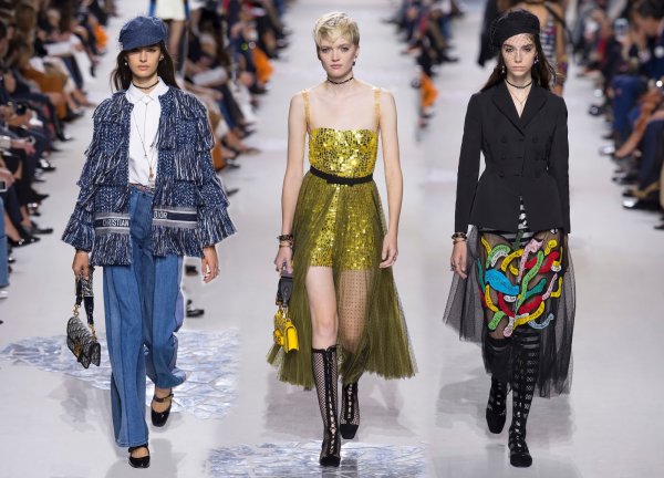 Gợi ý 10 mẫu thời trang Dior được giới trẻ săn đón nhất (năm 2021)