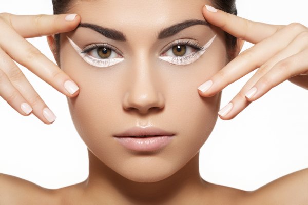 Riasan Mata Lebih Tajam dan Memukau Dengan 10 Rekomendasi Eyeliner Putih Terbaik Ini (2023)