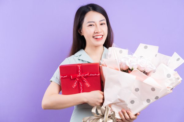 10 ý tưởng tặng quà sinh nhật cho bạn thân nữ rẻ mà ý nghĩa khiến cô nàng cảm động vô cùng (năm 2022)