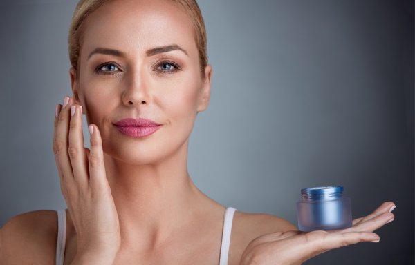 10 Rekomendasi Skincare Anti Aging Untuk Usia 30 Tahun Yang Efektif 2021