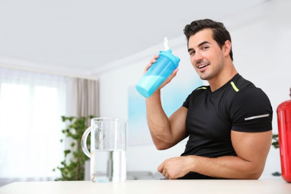 Looking for a Highly Effective and Light Weighted Shaker Bottle for Daily Nutrient Intake? 10 Best Automatic Shaker Bottles That Provides Perfectly Smooth Protein Shakes at Single Touch (2020)