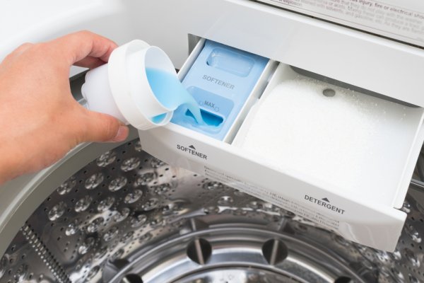 10 Rekomendasi Deterjen Terbaik untuk Mencuci di Mesin Cuci (2021)