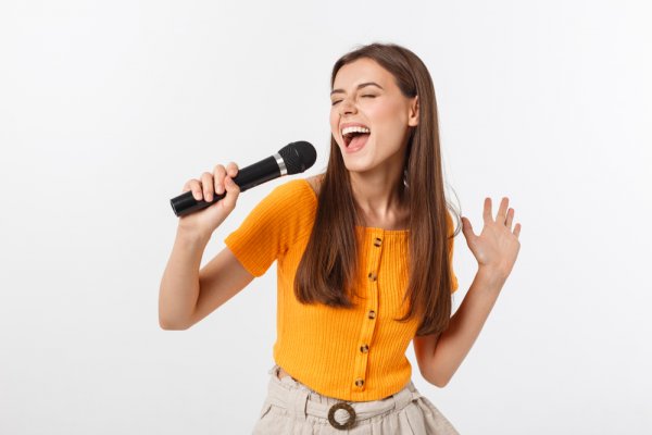 Yuk, Cek 10 Tips agar Suara Terdengar Merdu dan Indah Saat Bernyanyi!