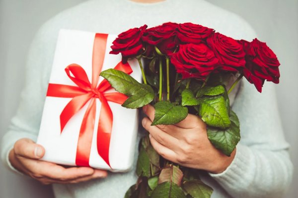 Gợi ý 10 món quà Valentine cho vợ bầu ý nghĩa (năm 2021)