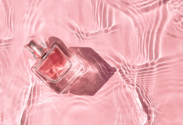 10 Parfum EDP Wanita yang Wajib Anda Coba untuk Keharuman yang Memikat (2023)