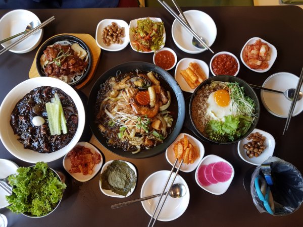 Surga Kuliner Korea di Tangerang, Yuk, Cek 11 Rekomendasi Restoran Terbaiknya di Bawah Ini! (2024)