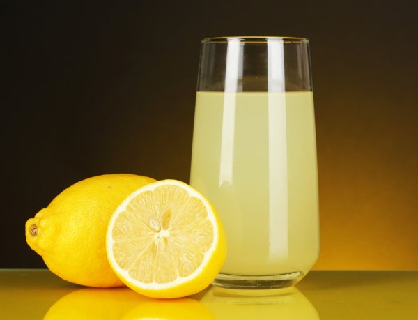 11 Rekomendasi Sari Lemon yang Menyegarkan dan Cocok Dinikmati Saat Cuaca Panas (2022)