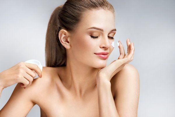 Ajaibnya 7 Produk Kosmetik Oxyglow untuk Wajah Bersih dan Bersinar