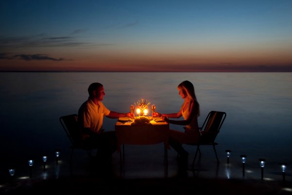 Malam Indah di Bawah Langit Yogya: Ini 10 Lokasi Restoran Favorit untuk Dinner Romantis (2024)