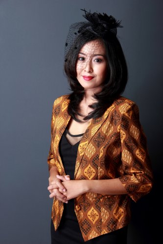 Blazer Batik: 15 Pesona Budaya dalam Elegansi Modern, Pilihan Tepat untuk Tampil Menawan (2023)