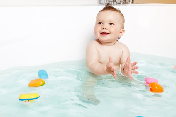 Do You Always Face Difficulty in Getting Your Little One in the Tub? 10 Cute Bath Toys for Your Cute Baby (2020)