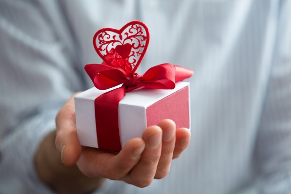 男性に人気のバレンタインデーのプレゼントランキング チョコ以外のおすすめをご紹介 ベストプレゼントガイド