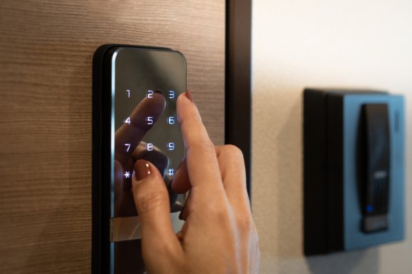 Top-Notch Home Security Systems That Utilize the Latest Technology to Safe-Guard Your Home or Any Other Premises(2020). These are the Leading Smart Door Locks for Home.