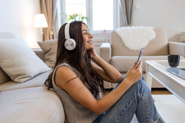 15 Rekomendasi Headphone Bluetooth Terbaik, Berikan Pengalaman Tak Terlupakan (2023)
