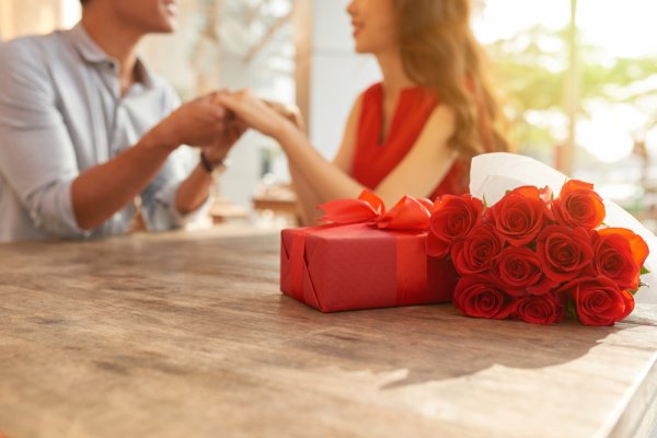 Mua ngay 10 món quà Valentine cho crush khiến nàng "đổ gục" (năm 2023)