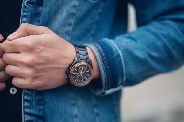 バター濃いめDIESEL メンズ 腕時計 4タイム表示 DZ7393 ブラックBL 革 新品