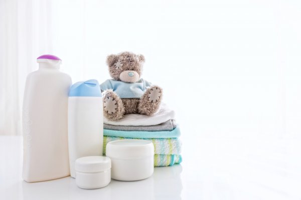 10 Rekomendasi Salep Ruam Popok Bayi Terbaik agar Kulit Bayi Segera Sehat (2023)