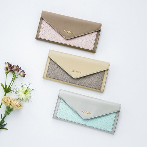 1年保証 ファッション 【未使用】PELLE BORSA バイカラー コンパクト