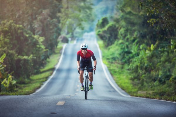 Bersepeda dengan Nyaman di Tengah Pandemi Bersama 10 Rekomendasi Sepeda Balap Terbaik 2023