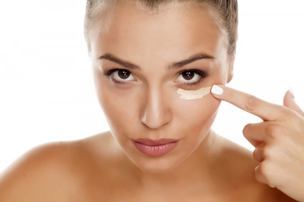 When Should You Start Using Under Eye Cream in Your Skin Care Routine(2020)? Learn More about Applying and Choosing Perfect Eye Cream for Yourself! 